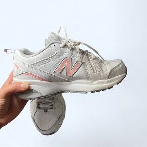 New Balance Women’s 608 V5 Cross Trainer Shoes White Comfort Sneakers Size 6